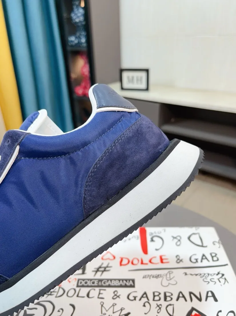 Men's shoes 💰458🌹🌹"Dolce & Gabbana DG" original imported first-layer cowhide ➕ sheepskin lining, light on the foot, comfortable, versatile, original special outsole 🔥favored by trendy men, welcome to compare quality 🔥exquisite luxury, super A level! Compared with the genuine product at the counter, the version is no worse at all! Code number 38-46